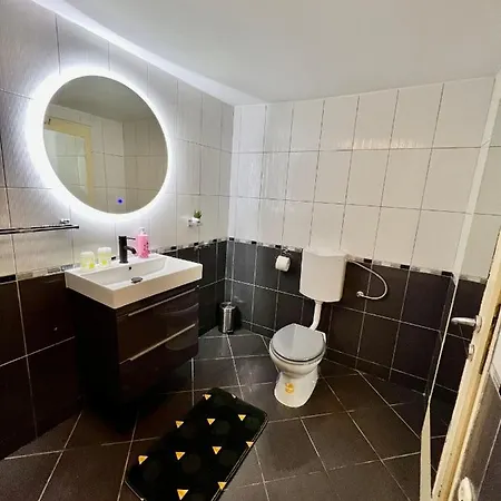 Nikolina تروغير