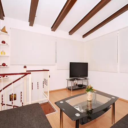 شقة Nikolina تروغير