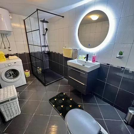 Nikolina アパート