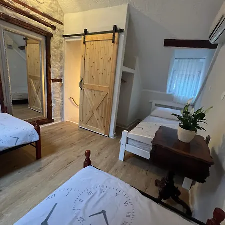 Nikolina Apartment