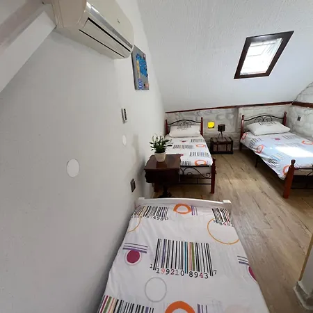 Nikolina アパート *